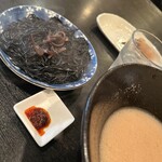 らーめん屋 たつし - 竹炭麺　