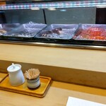 鮨処 匠 - 冷蔵ケース