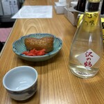美吉 - 五目いなり190円をつまみに日本酒あつかん500円をちびりちびり