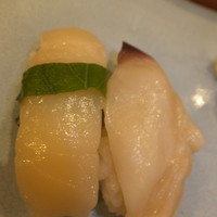 おいしい寿し 札幌 利和 - 旬のおすすめ握り１０貫　３５００円　ほたて、生北寄　【　２０１４年１２月　】