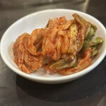 炭火焼肉 ホルモン やまと - キムチ
