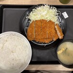 松屋 - 料理写真:ダブルロースかつ定食1,050円