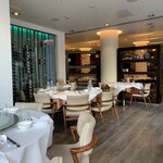 Bright Courtyard Club - 