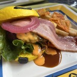 ハピネス・カフェ - ベーコンチーズバーガー
