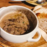 ファーマーズ ピッツェリア ドン ファーム - レバーの煮込みはモッチモチのフォカッチャと⭐︎