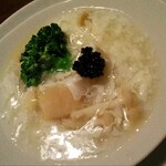 京鼎樓 そごう横浜店 - 帆立の蟹卵白ソース仕立てキャビアを載せて。