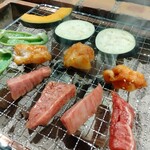 炭火焼肉 絆繁 - 