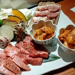炭火焼肉 絆繁 - 