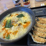 8番らーめん - 料理写真:酸辣湯麺!餃子セット