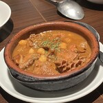 日本橋レオン - カジョス。マドリード風ハチノス煮込み。下拵えの妙で臭みがなく、モツ苦手でも美味しいと思う。