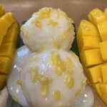 MangoTango - ココナッツミルクのかかったもち米も美味
