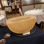 ソフィア・ローレン レストラン - 突然あらわれた大きな物体！正解は数枚後♡