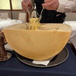 ソフィア・ローレン レストラン - 答えはイタリア産パルミジャーノ・レッジャーノ！