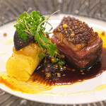 フランス料理 榛名 - ランチコース 9075円 の燻製したマグレカナールのロティ エピス香るポテロン ボルドレーズソース