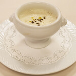 フランス料理 榛名 - ランチコース 9075円 の霜降り白菜のポタージュ 黒七味の香りで