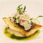 フランス料理 榛名 - ランチコース 9075円 の九州産白身魚のポワレシューフールのラメルとピュレ ブールアラブルゴーニュをアクセントに