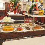 フランス料理 榛名 - ランチコース 9075円 のデザートワゴン10種