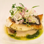 フランス料理 榛名 - ランチコース 9075円 の九州産白身魚のポワレシューフールのラメルとピュレ ブールアラブルゴーニュをアクセントに