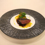 フランス料理 榛名 - ランチコース 9075円 の燻製したマグレカナールのロティ エピス香るポテロン ボルドレーズソース