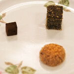 フランス料理 榛名 - ランチコース 9075円 の小菓子3種