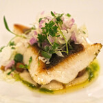 フランス料理 榛名 - ランチコース 9075円 の九州産白身魚のポワレシューフールのラメルとピュレ ブールアラブルゴーニュをアクセントに