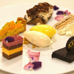 フランス料理 榛名 - ランチコース 9075円 のデザートワゴン10種盛り合わせ