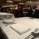 ロウリーズ・ザ・プライムリブ - 