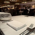 ロウリーズ・ザ・プライムリブ - 