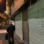 立喰そば かしやま - お店に到着　2番目です