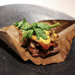 かわ村 - メイン　黒毛和牛のローストとフォアグラのポワレ 朴葉と米麹のソース 和からしをアクセントに☆