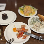 バルマルシェコダマ ステーキ&ロブスター アトレ目黒店 - ブッフェカウンターからお好みでチョイス