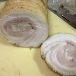 長町ラーメン - ちょっと味見カット
      （笑）
      豪華ぁ〜。