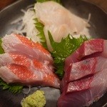 アキバの酒場 - 相変わらずのクオリティ刺し三点盛りをお任せにしてみた(-ω☆)ｷﾗﾘ