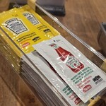 CRUZ BURGERS & CRAFT BEERS - 