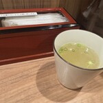 親子丼専門店 ○勝 - 鶏スープ