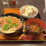 お食事処　萬揚げとん福天 - ロースかつ丼&単品チキン南蛮2個❗️