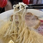 麺場 鶏源 - 鶏白湯 生からし、麺リフトアップ