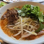 春香亭 - 坦々麺