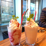 DIYA - 左：ローズ・ラッシー