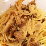 横浜馬車道 旬の肉料理イタリアン オステリア・アウストロ - 2014.12.  信州舞茸と自家製ボッタルガのスパゲティー