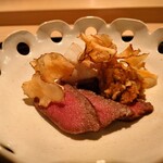 淡流 - 焼き物(瀬戸内の鰆、香川のオリーブ牛(ネクタイ)、辛味大根、菊芋(赤))