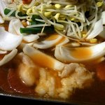 やなちゃん - 色々と具材が入っているでしょ。ホルモンも入っていますよ。