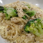 YAICHIRO - 鶏とブロッコリーのクリームソース（生パスタにて）