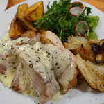 YAICHIRO - 伊勢赤鶏のロースト　ゴルゴンゾーラソース