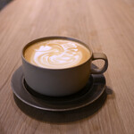 ヴァーヴ コーヒー ロースターズ - ドリンク写真:【ラテ@税込780円】SERMON