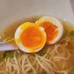 町田汁場 しおらーめん 進化 - 味玉