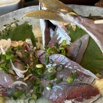 ウオゴコロ - 釣り鯵でお造り&タタキ