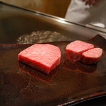 表参道うかい亭 - うかい特選牛 ヒレ(右)とサーロインを半々で 2014.12.2x