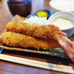まるは食堂 - エビフライ（2本）