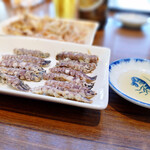 まるは食堂 - 殻剥き後の「しゃこの塩ゆで」